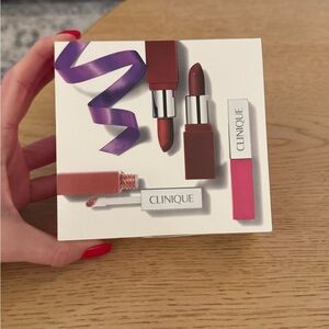 Clinique Lipstick and Gloss Set - Deep Red and Bright Pink